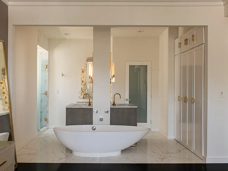 1424 N Crescent Heights Blvd #61 — Photo 8