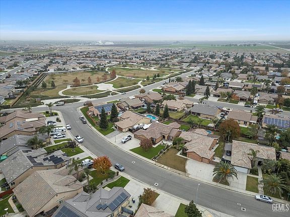 5th image of 9415 Meadow Falls Dr