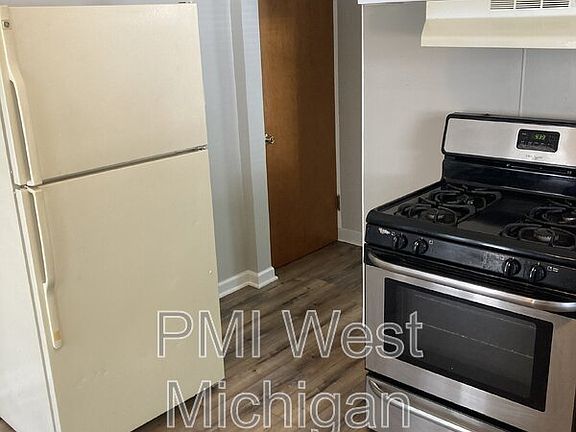 5th image of 927 10th St NW #1