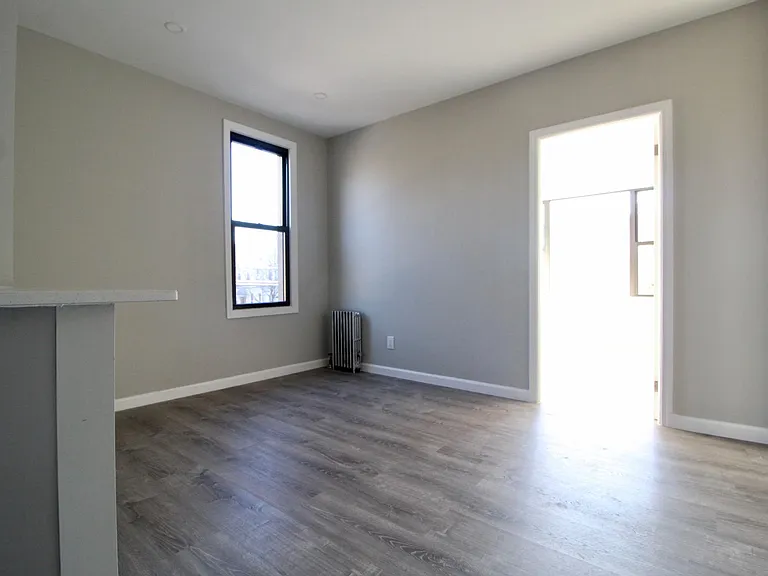 467 Grandview Ave #2L — Photo 6