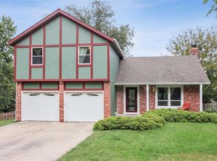 8101 Woodstone St, Lenexa, KS 66219