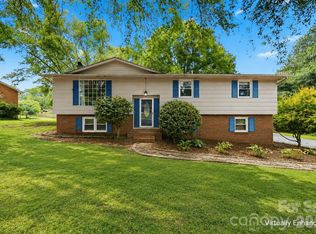 3233 26th St NE, Hickory, NC 28601