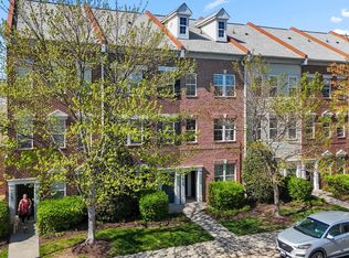42462 Hollyhock Ter, Ashburn, VA 20148