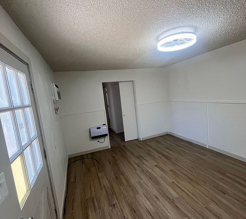 1st image of 520 S Curry St #202