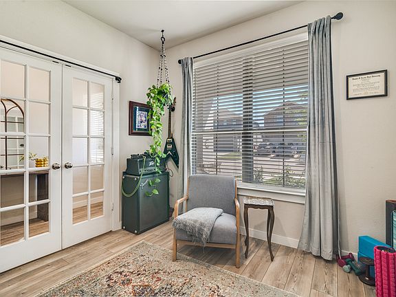 4th image of 6005 Bailey Way