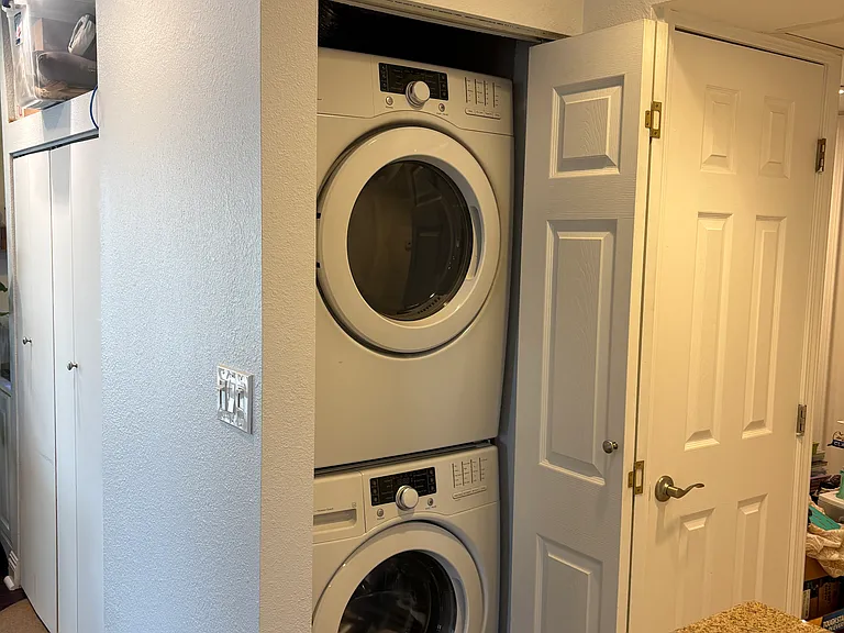 1605 E 2nd St #301 — Photo 24