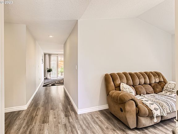 4th image of 8102 NE 91st Pl