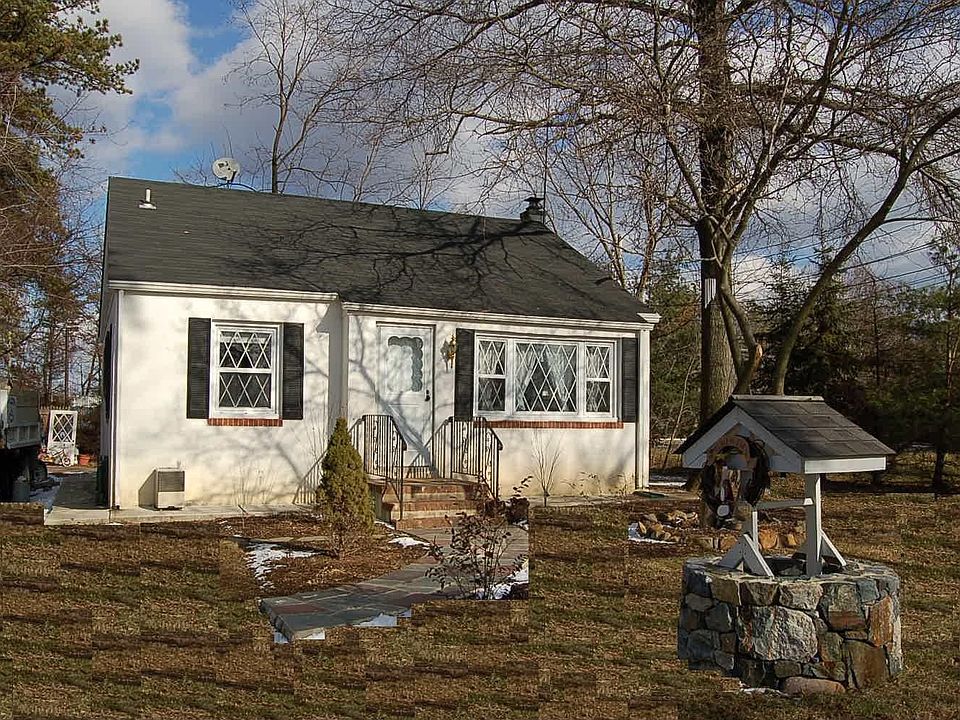 Charming Stucco Home
