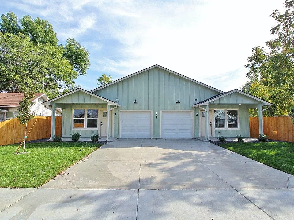 804 S Commercial Ave #1