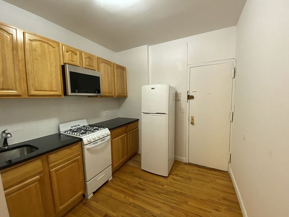 1st image of 179 Prince St APT 10