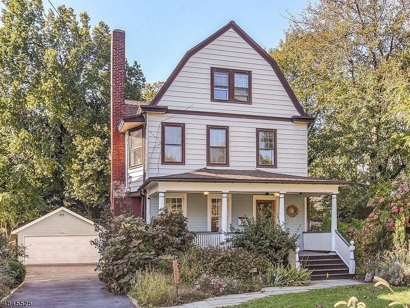 1st image of 68 Essex Ave