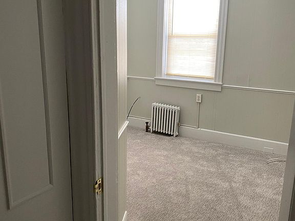3rd image of 66 Roseland Ave APT 6
