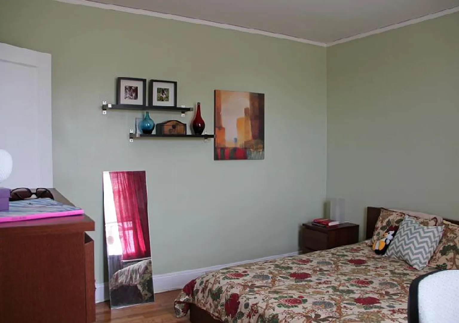 NO FEE! Pet Friendly, Affordable Apt Near T! Heat and Hot Water Included — Photo 3