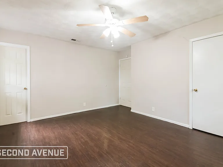 802 Memorial Dr — Photo 14