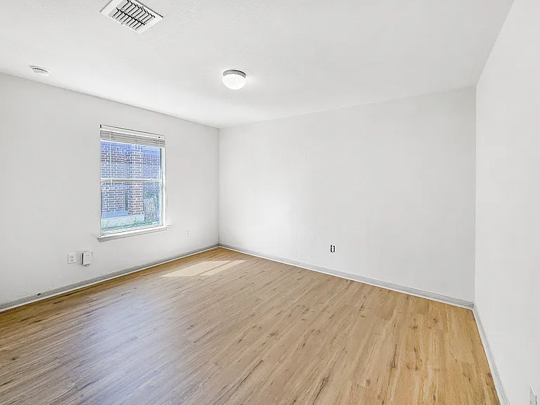 9566 Everton — Photo 11