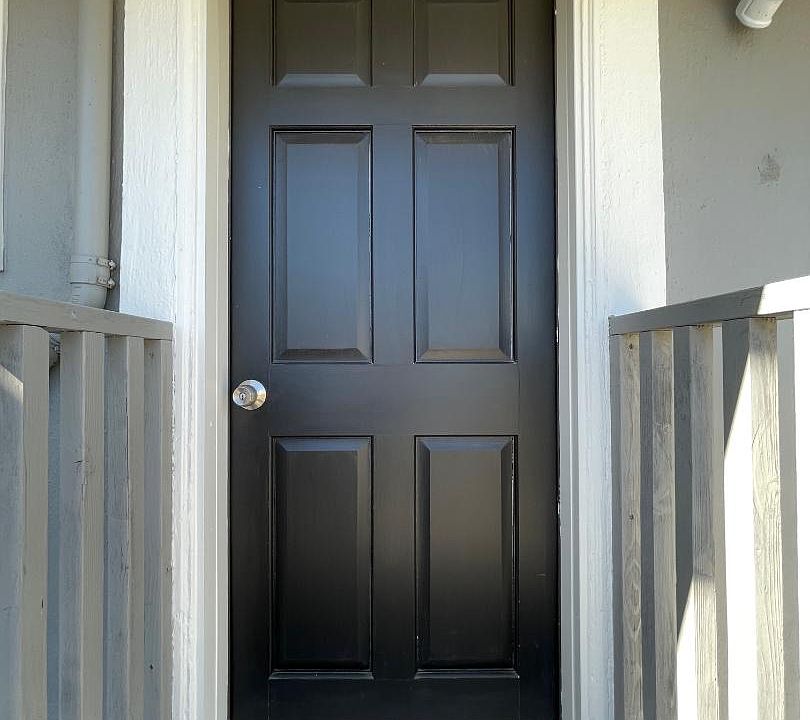 1st image of 225 Aspen Ave #2