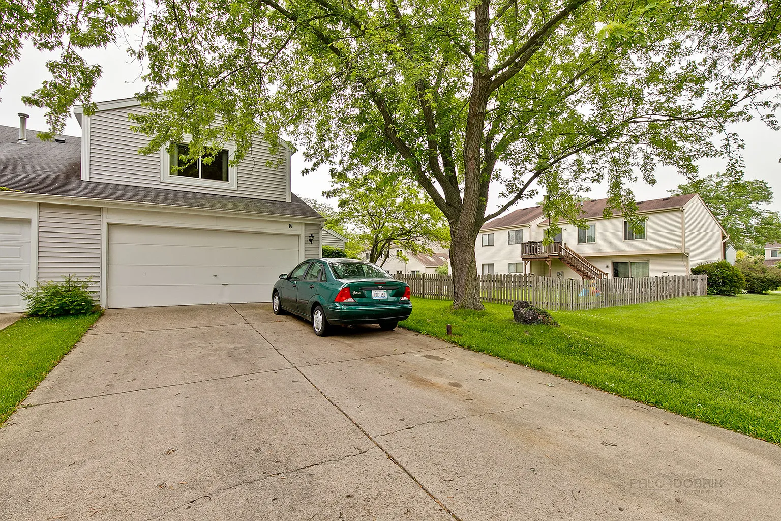 8 Buckingham Ln photo 1