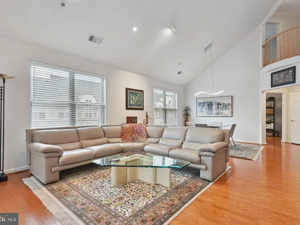 1860 Stratford Park Pl APT 410, Reston, VA 20190