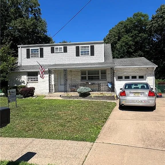 35 Madeline Ct — Photo 1