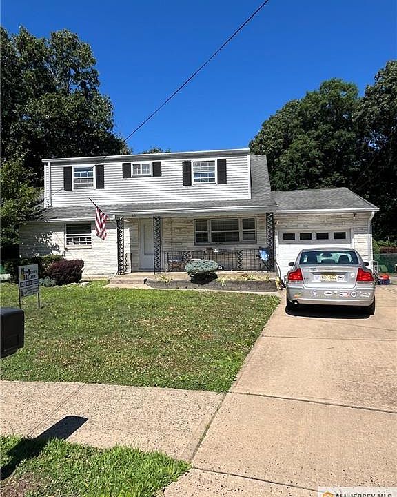 1st image of 35 Madeline Ct