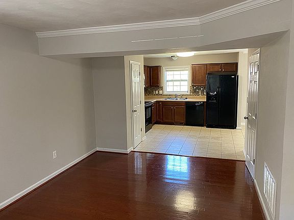 3rd image of 6829 Woodcreeper Dr
