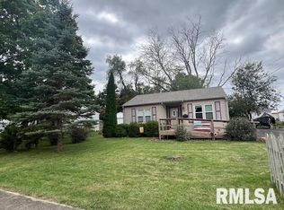 114 S Lawndale Ave, Washington, IL 61571