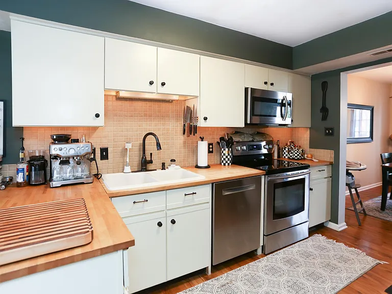 603 Danbury Ct — Photo 11