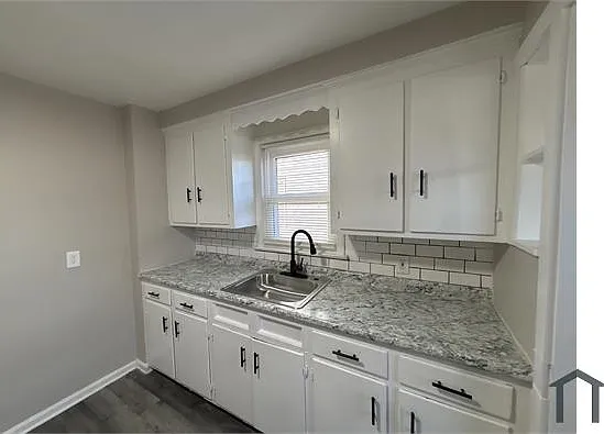 4 bed, $2,200 — Photo 3