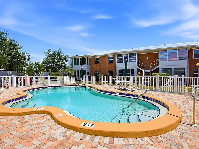 22333 Edgewater Dr #C2 — Photo 42