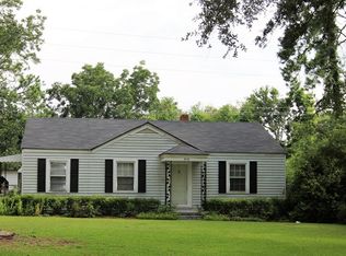 910 W Residence Ave, Albany, GA 31701