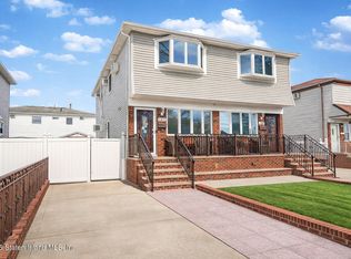 157 Keegans Ln, Staten Island, NY 10308