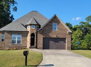 7531 Pfizer Dr, Ooltewah, TN 37363