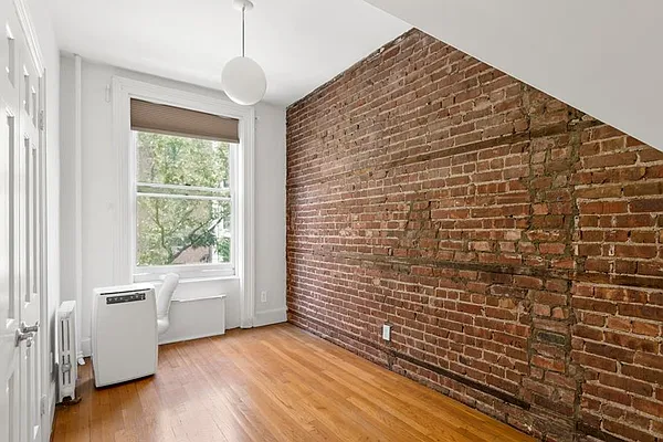 Rented by Douglas Elliman | media 19