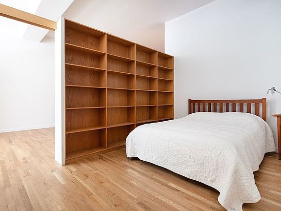 3rd image of 37 Murray St APT 3B