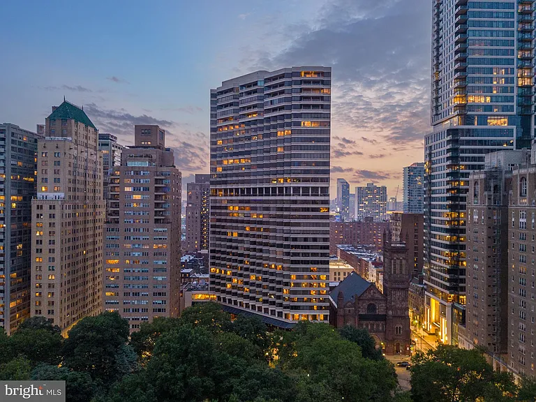 210 W Rittenhouse Sq #2106-2107 — Photo 2