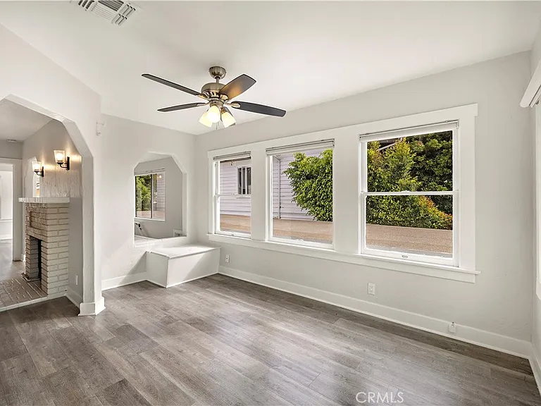 541 Oak St — Photo 14