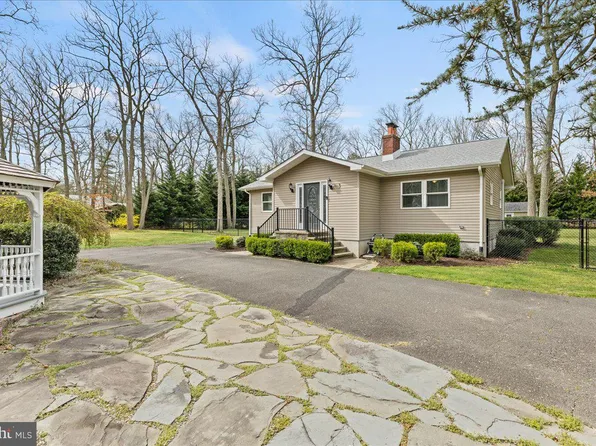 3 Riedel Dr, Tabernacle, NJ 08088