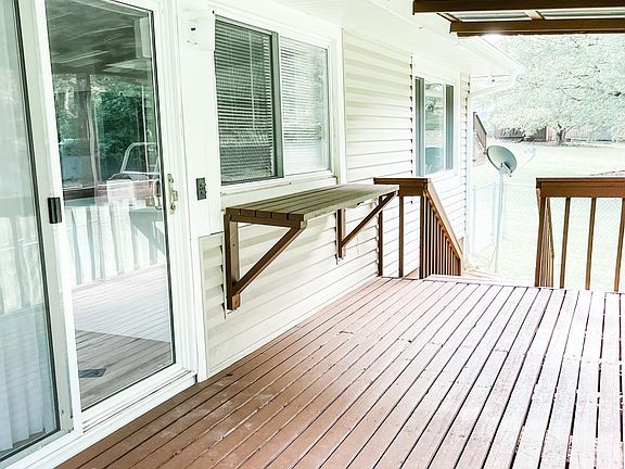 Spacious covered deck.