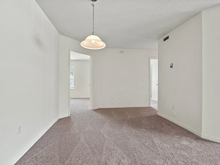 Stonecreek Apartments — Photo 14