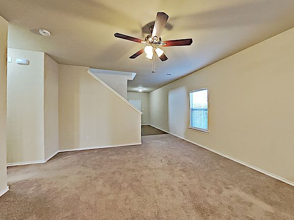 5th image of 1712 Village Park Trl