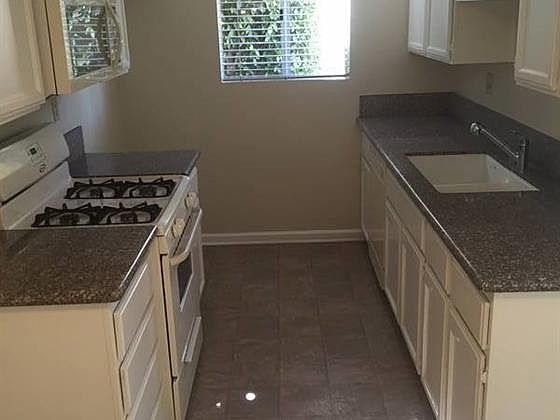 2nd image of 2901 W Victory Blvd APT A