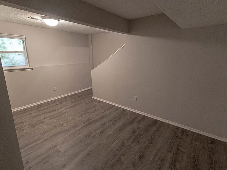215 Wheaton Ct — Photo 19