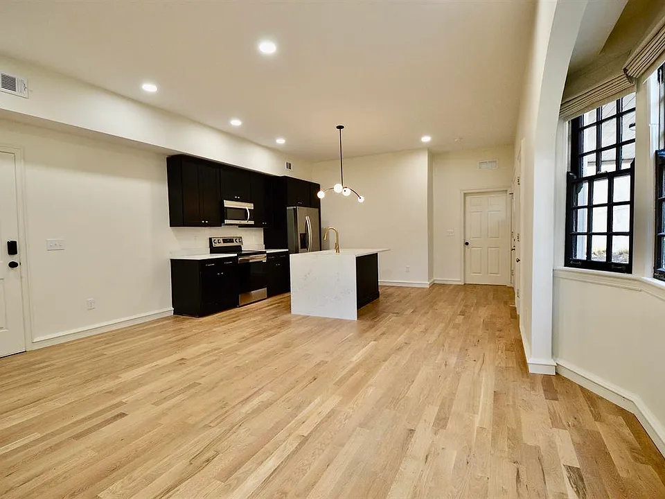 1005 Madison Ave