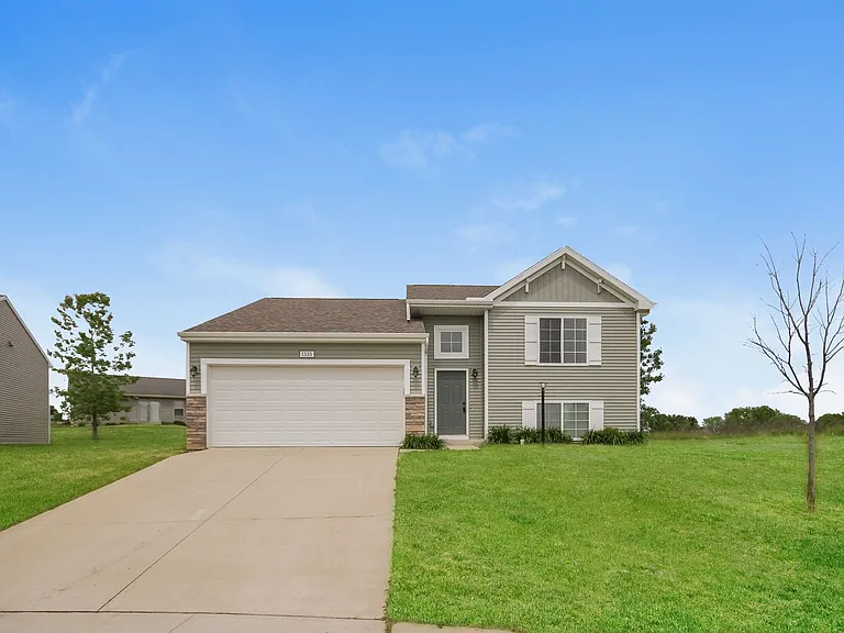 116 Iris Ct — Photo 1