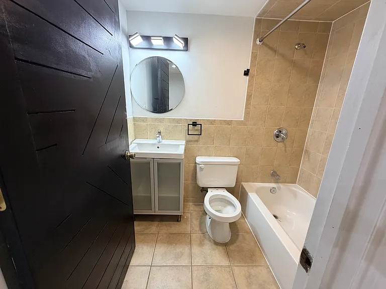 165 Mac Arthur Ave — Photo 3