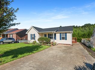 515 Warbler Ct, High Point, NC 27260