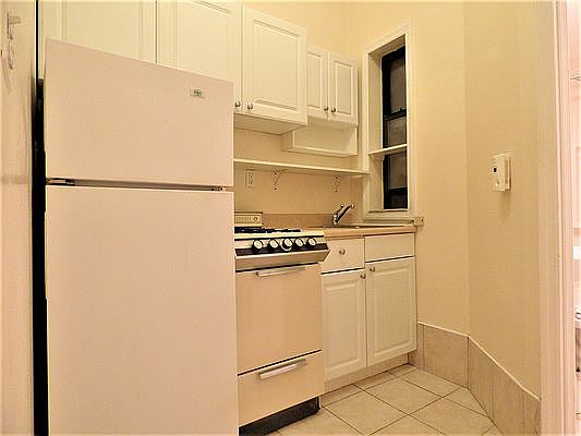 4th image of 330 E 84th St APT 1F