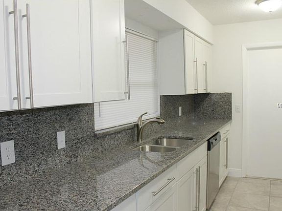 5th image of 251 Red Rose Cir