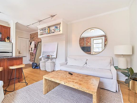 2nd image of 42 Grove St APT 6f