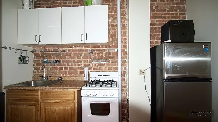 Rented by BRICK & GALO REALTY CORP | media 4